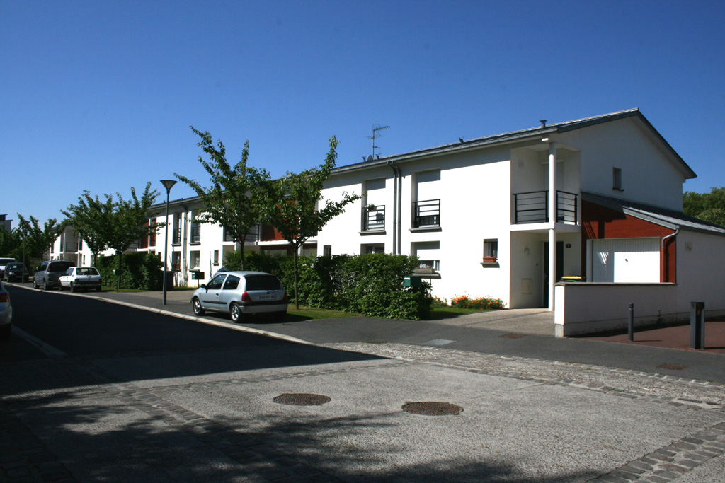 vue de la rue 10 logements individuels locatifs à Soissons